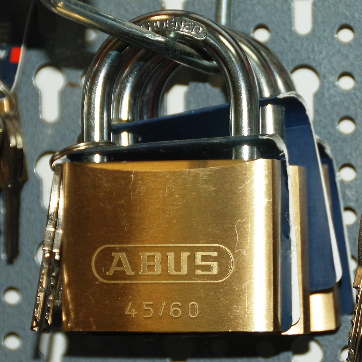 <br />
<b>Warning</b>:  Undefined variable $kl_liste_bild in <b>/home/al76tgm1mylb/webseiten/classes/class.crudpreisedetailmieten.php</b> on line <b>250</b><br />
<br />
<b>Warning</b>:  Trying to access array offset on null in <b>/home/al76tgm1mylb/webseiten/classes/class.crudpreisedetailmieten.php</b> on line <b>250</b><br />
