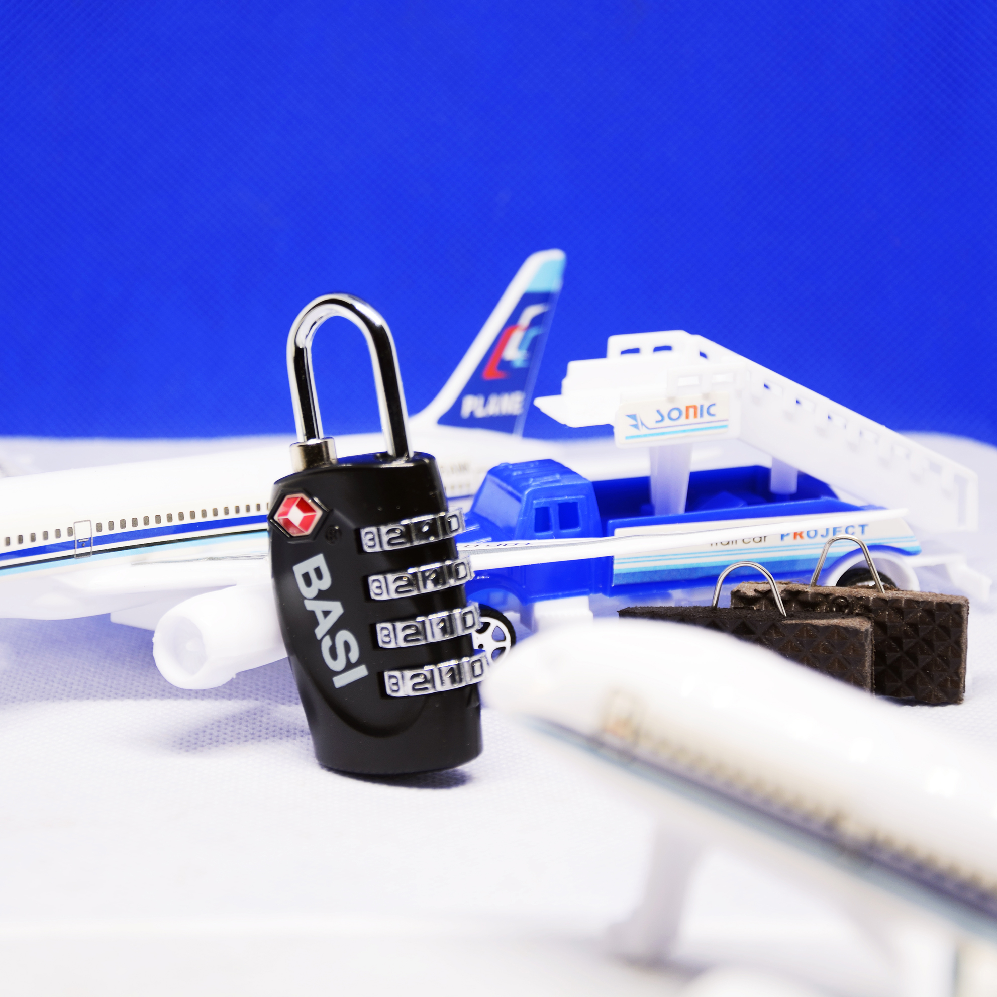 <br />
<b>Warning</b>:  Undefined variable $kl_liste_bild in <b>/home/al76tgm1mylb/webseiten/classes/class.crudpreisedetailmieten.php</b> on line <b>250</b><br />
<br />
<b>Warning</b>:  Trying to access array offset on null in <b>/home/al76tgm1mylb/webseiten/classes/class.crudpreisedetailmieten.php</b> on line <b>250</b><br />
