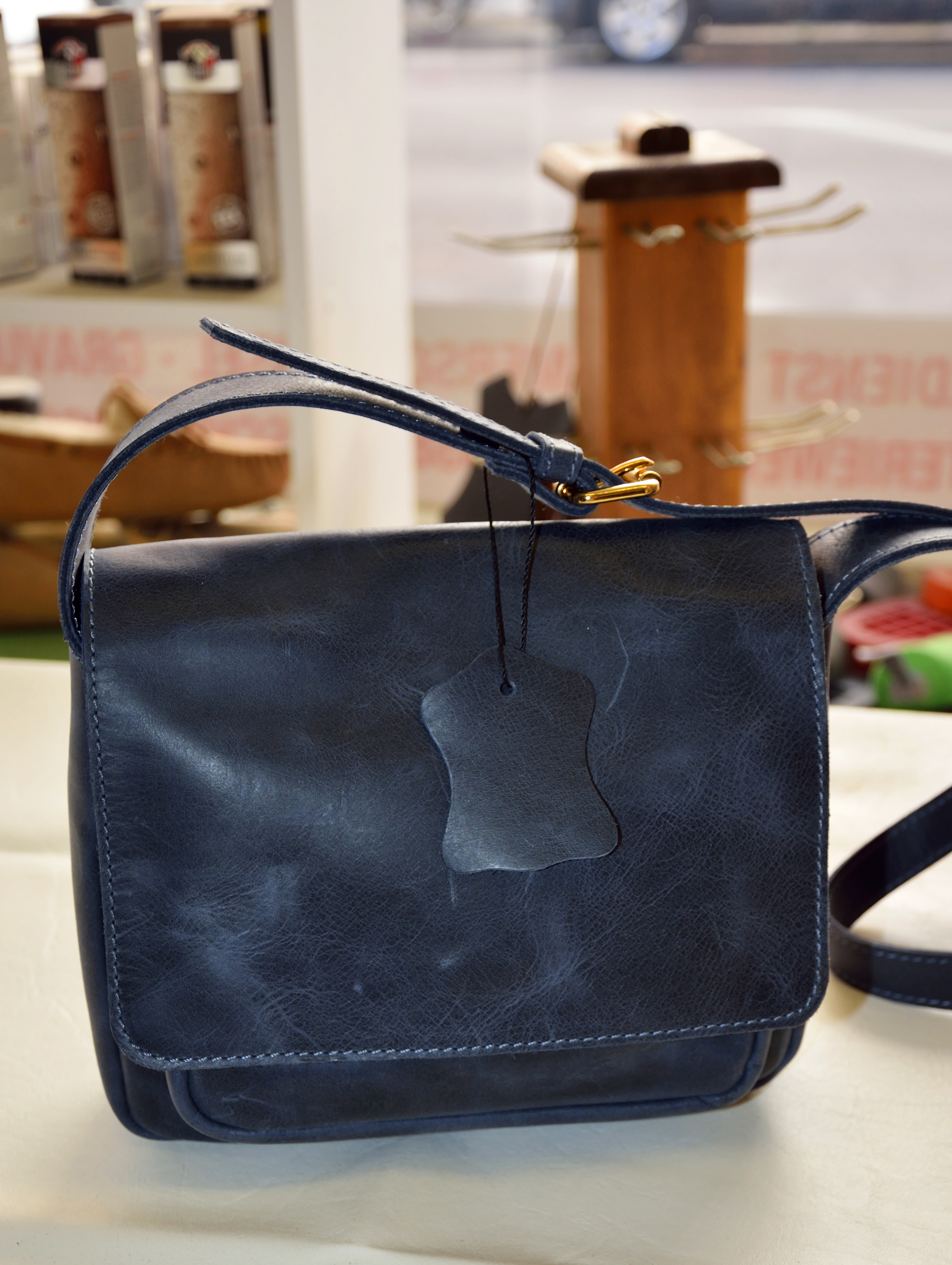 <br />
<b>Warning</b>:  Undefined variable $kl_liste_bild in <b>/home/al76tgm1mylb/webseiten/classes/class.crudpreisedetailmieten.php</b> on line <b>250</b><br />
<br />
<b>Warning</b>:  Trying to access array offset on null in <b>/home/al76tgm1mylb/webseiten/classes/class.crudpreisedetailmieten.php</b> on line <b>250</b><br />
