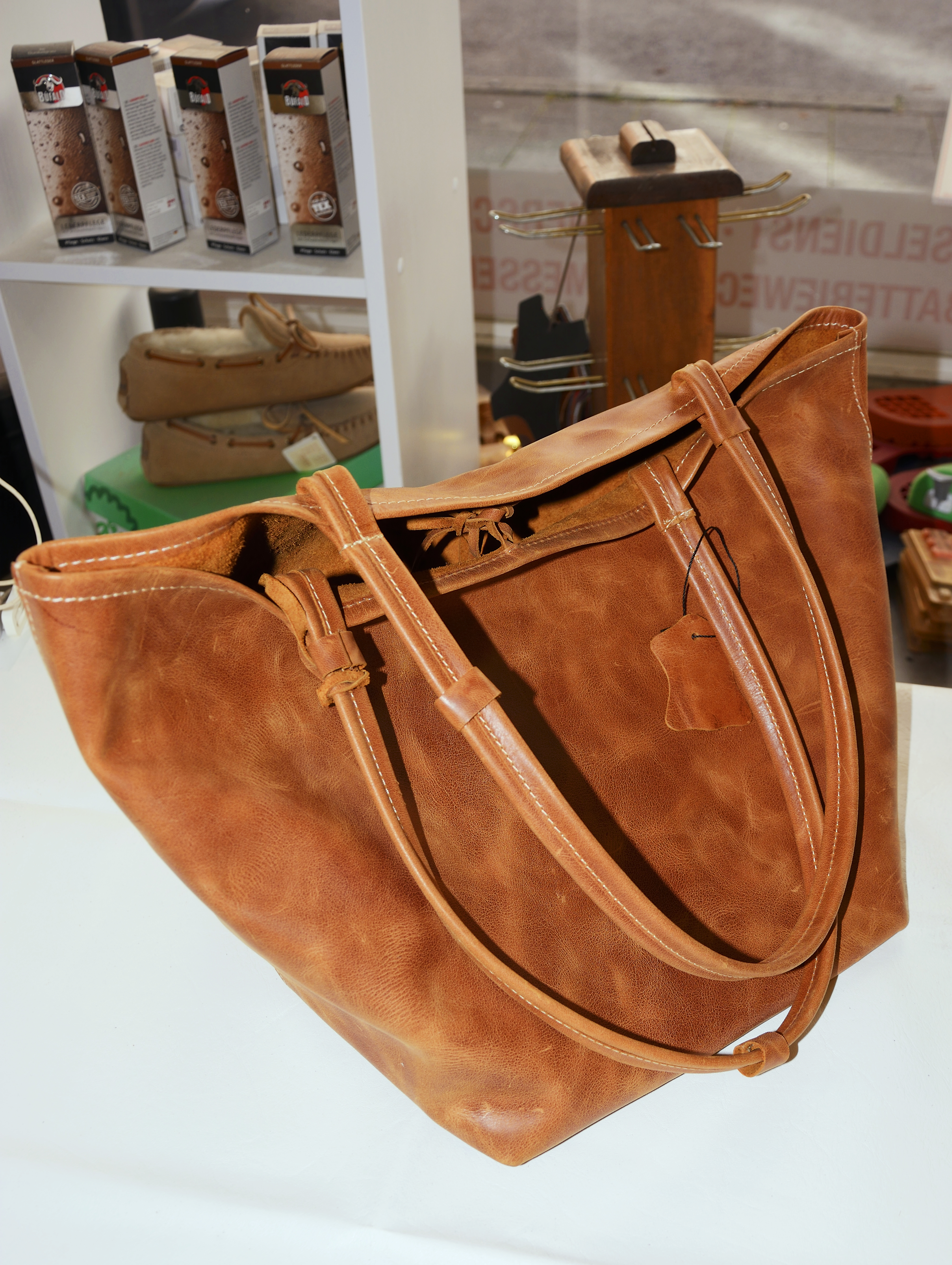 <br />
<b>Warning</b>:  Undefined variable $kl_liste_bild in <b>/home/al76tgm1mylb/webseiten/classes/class.crudpreisedetailmieten.php</b> on line <b>250</b><br />
<br />
<b>Warning</b>:  Trying to access array offset on null in <b>/home/al76tgm1mylb/webseiten/classes/class.crudpreisedetailmieten.php</b> on line <b>250</b><br />
