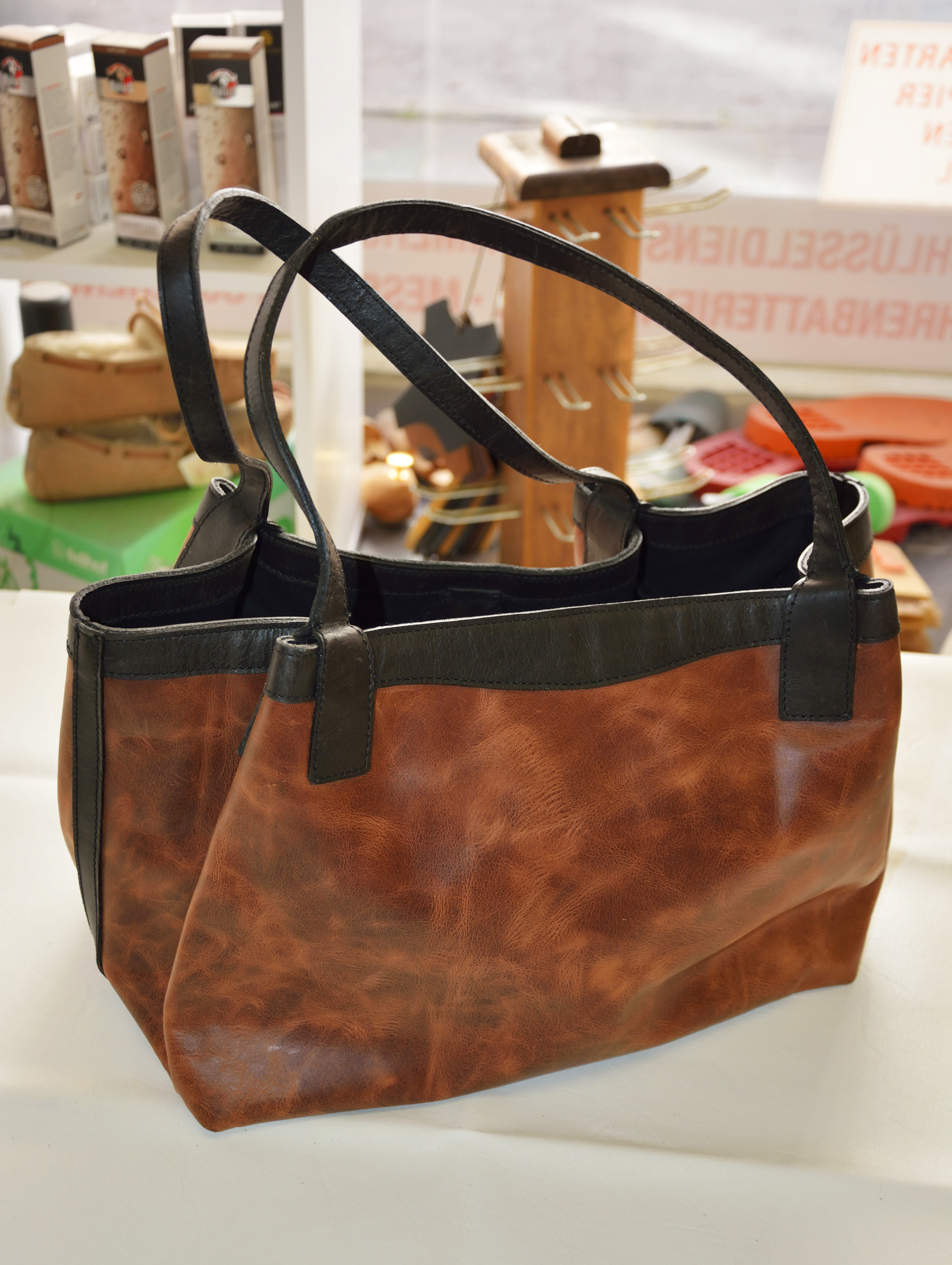 <br />
<b>Warning</b>:  Undefined variable $kl_liste_bild in <b>/home/al76tgm1mylb/webseiten/classes/class.crudpreisedetailmieten.php</b> on line <b>250</b><br />
<br />
<b>Warning</b>:  Trying to access array offset on null in <b>/home/al76tgm1mylb/webseiten/classes/class.crudpreisedetailmieten.php</b> on line <b>250</b><br />
