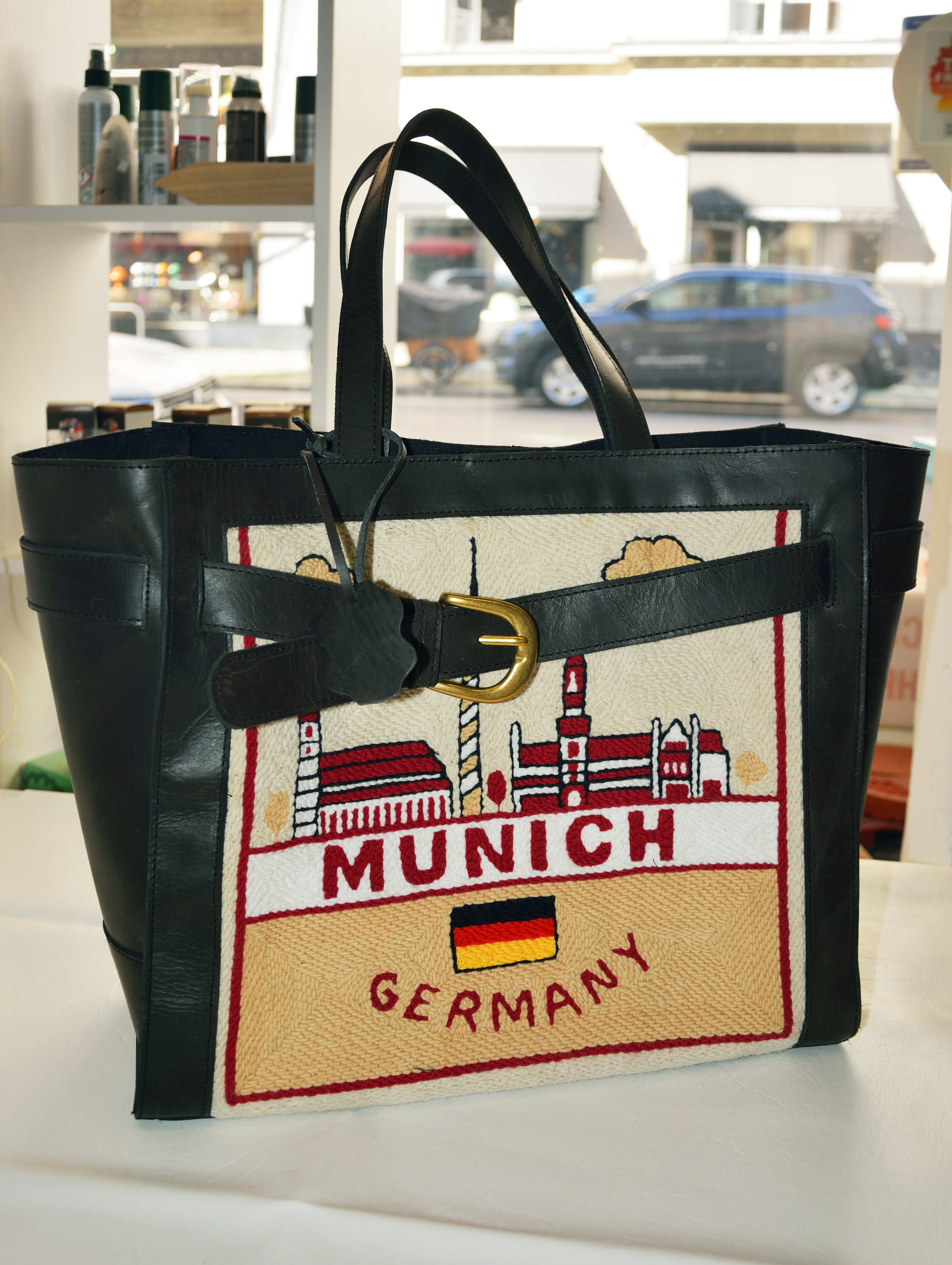 <br />
<b>Warning</b>:  Undefined variable $kl_liste_bild in <b>/home/al76tgm1mylb/webseiten/classes/class.crudpreisedetailmieten.php</b> on line <b>250</b><br />
<br />
<b>Warning</b>:  Trying to access array offset on null in <b>/home/al76tgm1mylb/webseiten/classes/class.crudpreisedetailmieten.php</b> on line <b>250</b><br />
