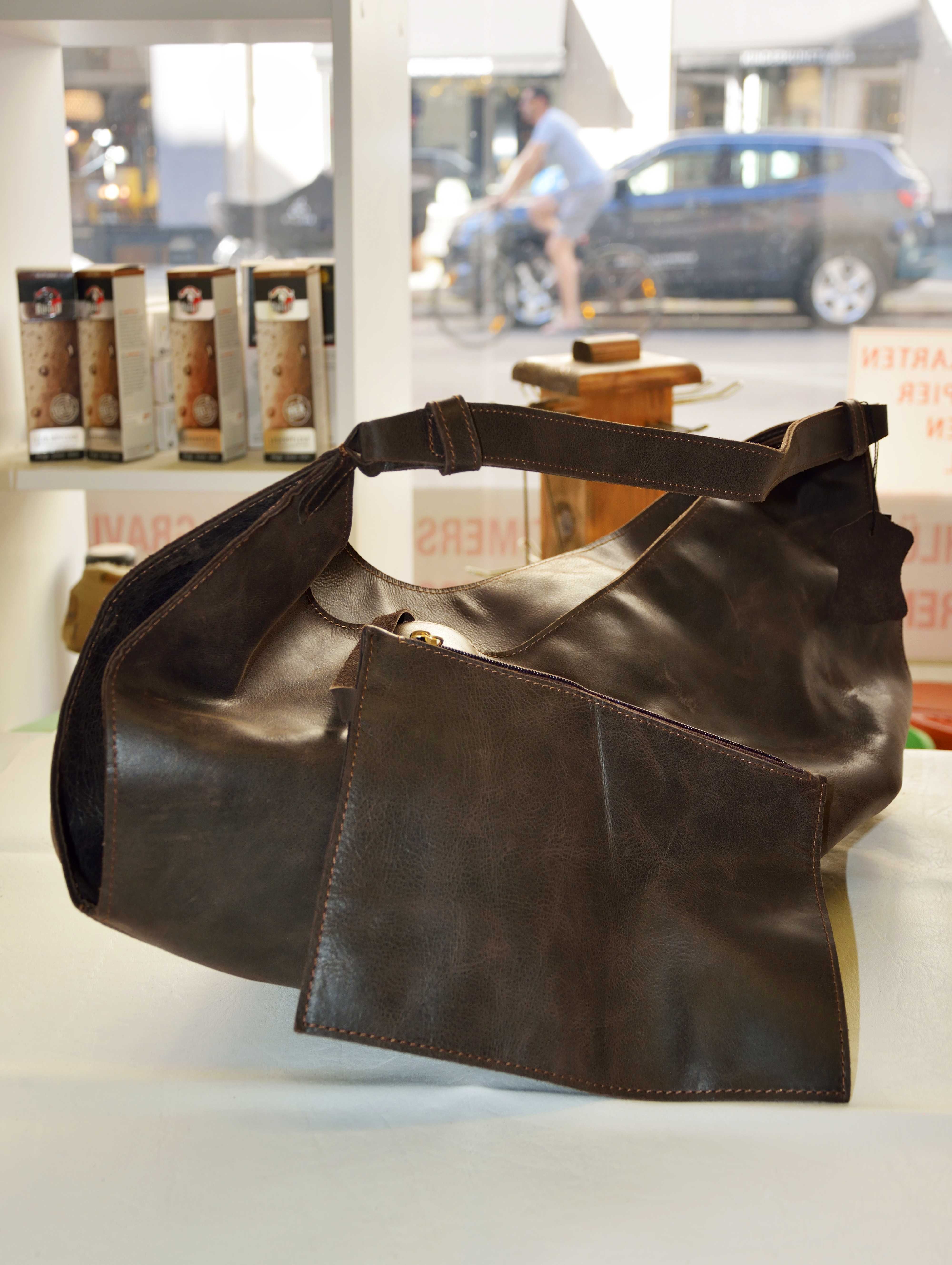 <br />
<b>Warning</b>:  Undefined variable $kl_liste_bild in <b>/home/al76tgm1mylb/webseiten/classes/class.crudpreisedetailmieten.php</b> on line <b>250</b><br />
<br />
<b>Warning</b>:  Trying to access array offset on null in <b>/home/al76tgm1mylb/webseiten/classes/class.crudpreisedetailmieten.php</b> on line <b>250</b><br />
